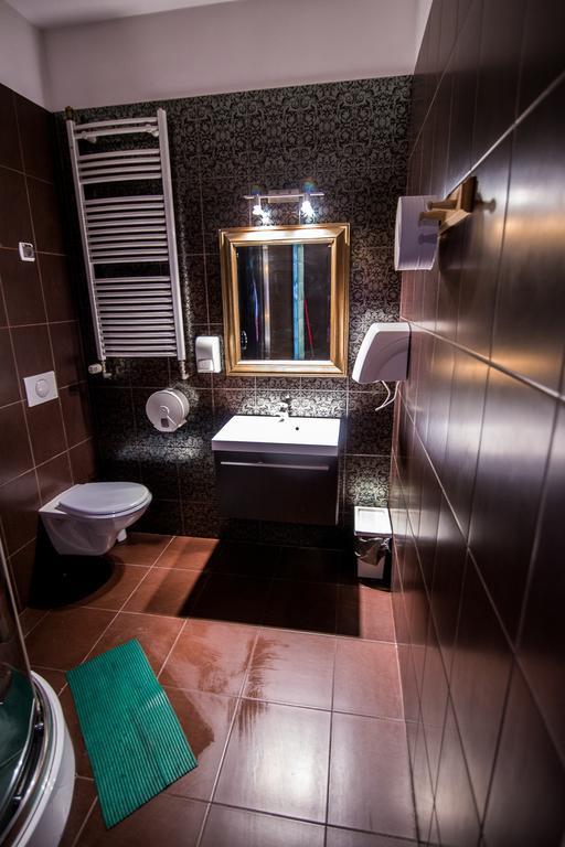 Pink Panther'S Hostel Krakow Ngoại thất bức ảnh